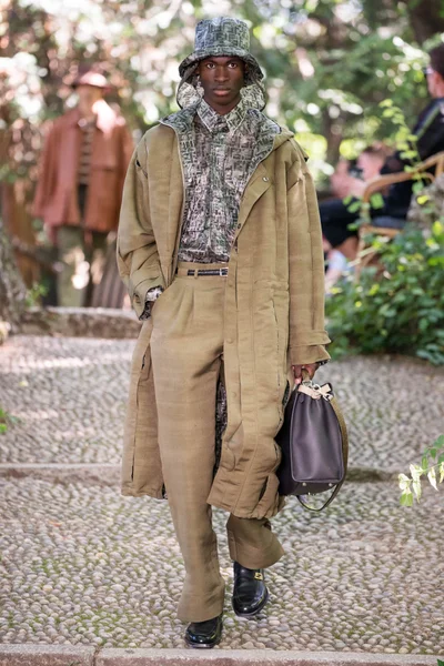 Look 39